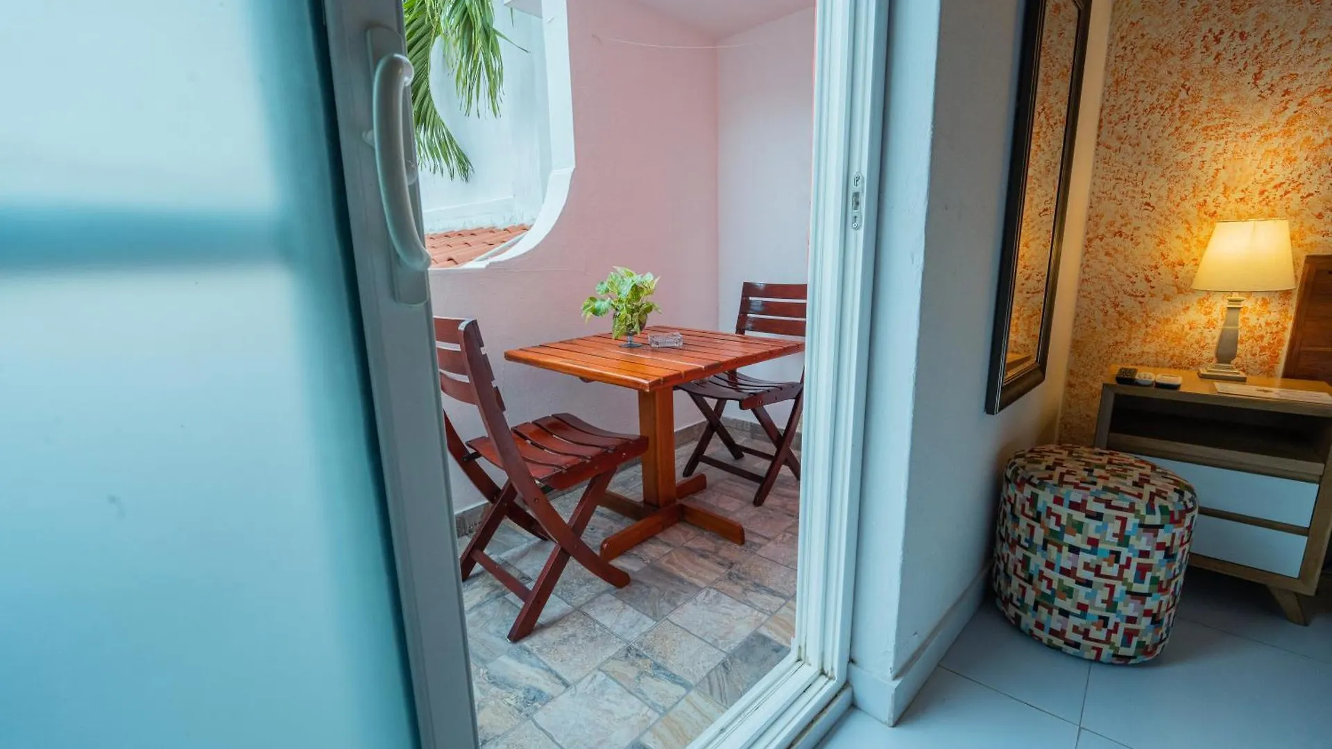 Hotel 3 Banderas Cartagena Colombia