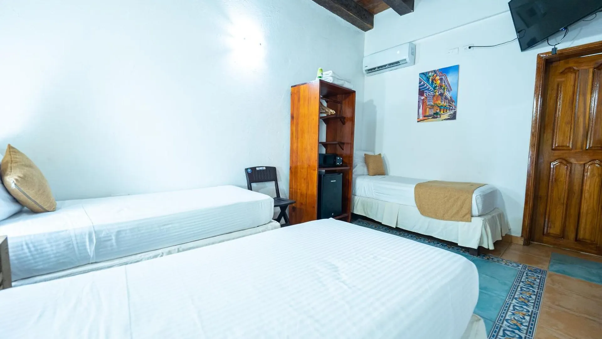 Hotel 3 Banderas Cartagena 3*,