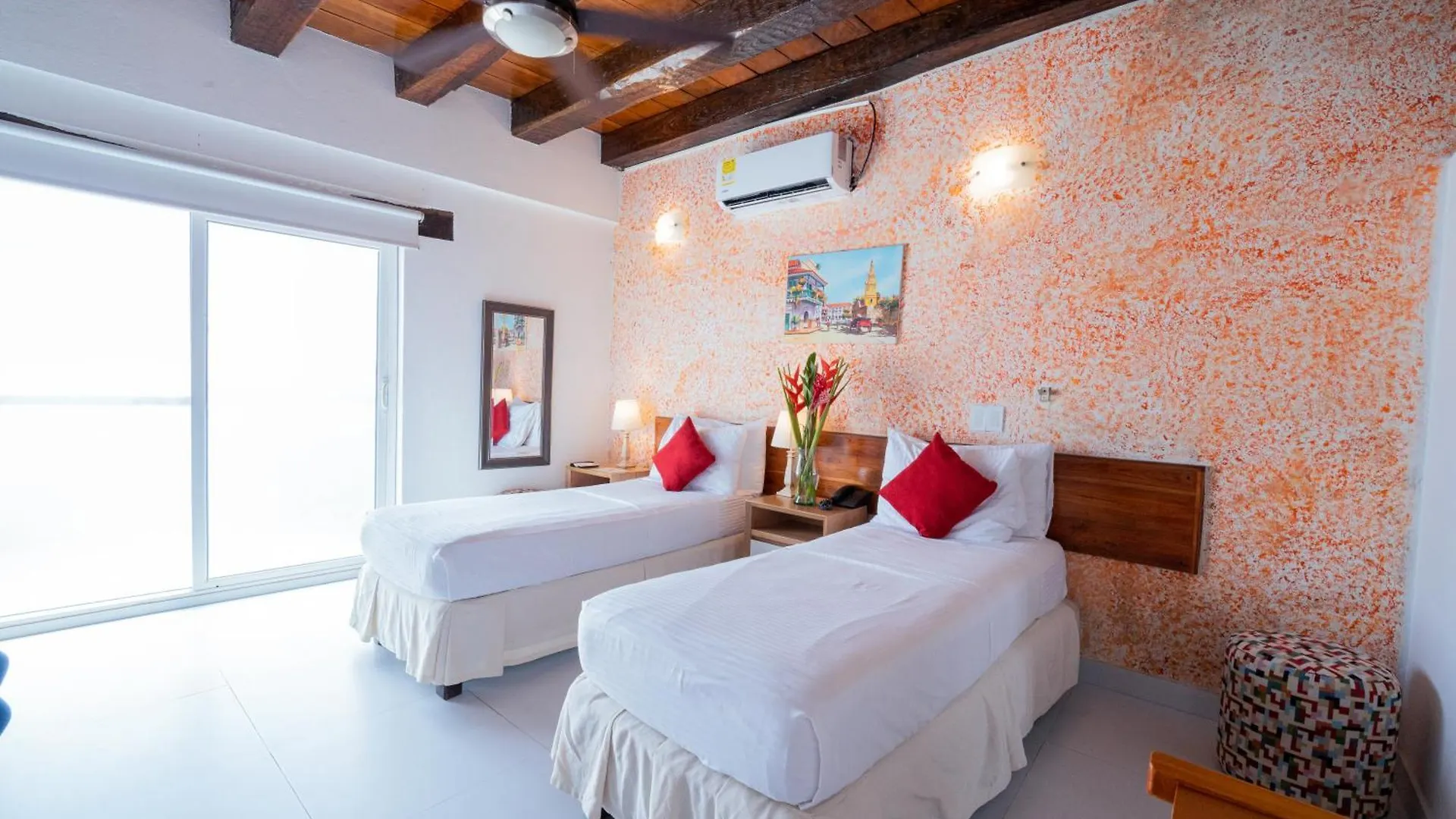 Hotel 3 Banderas Cartagena 3*,