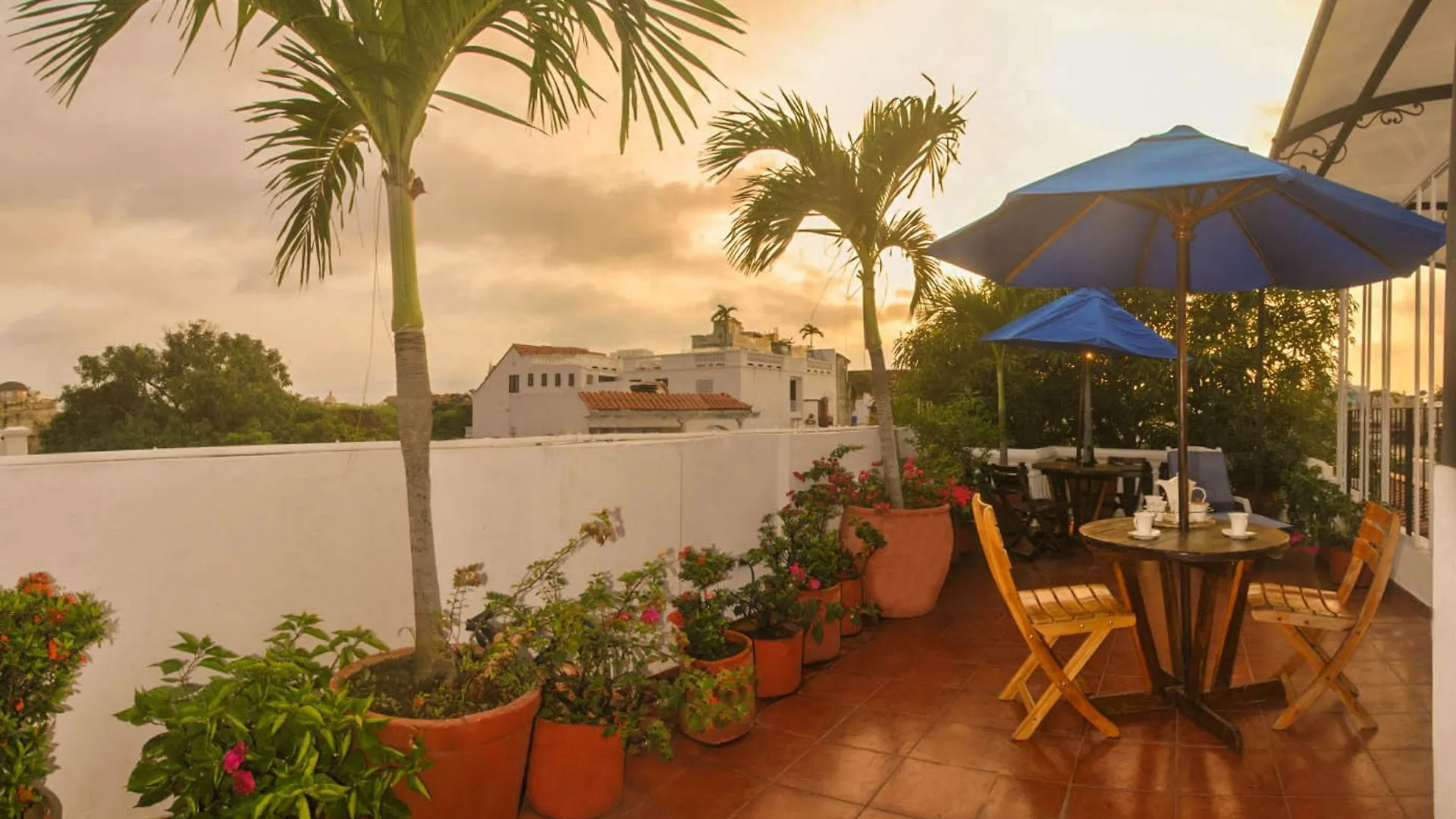Hotel 3 Banderas Cartagena 3*,